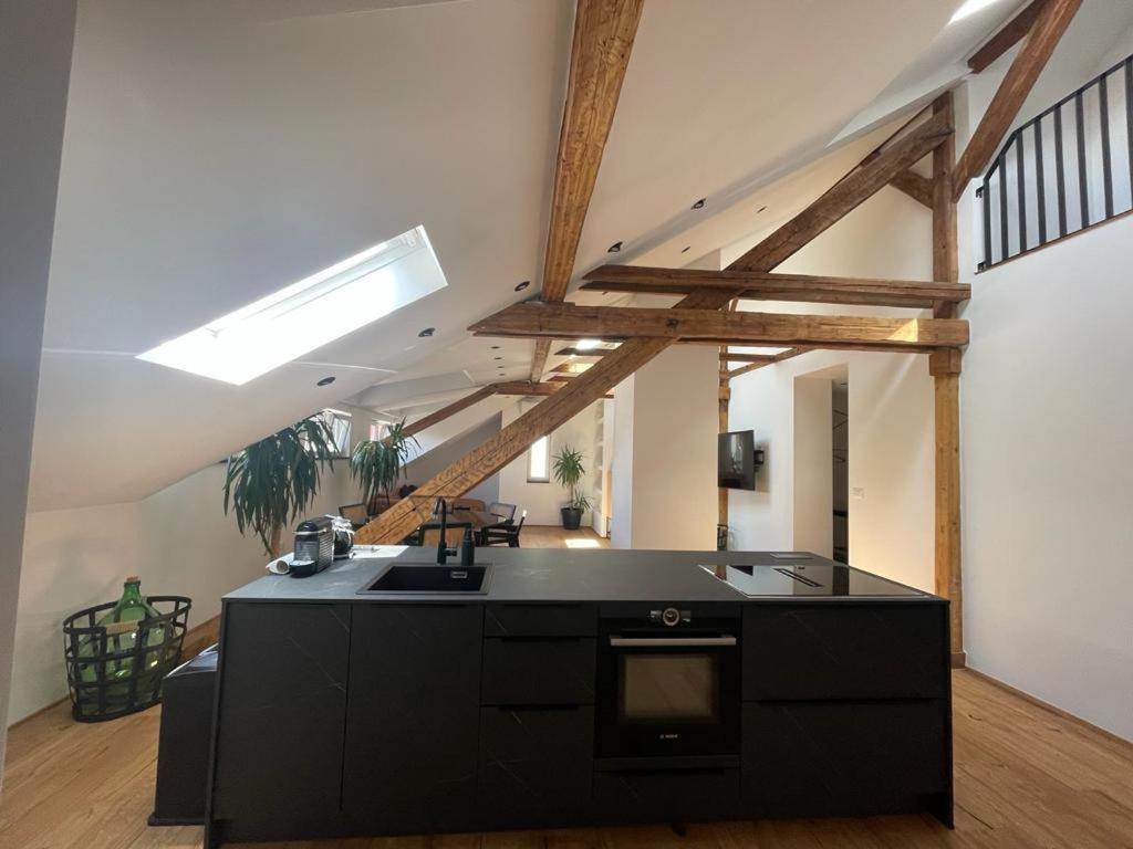 Split Rooftop Loft ภายนอก รูปภาพ