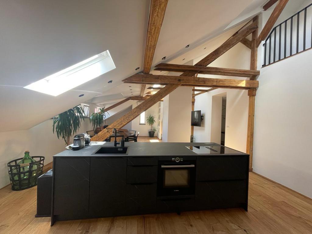 Split Rooftop Loft ภายนอก รูปภาพ
