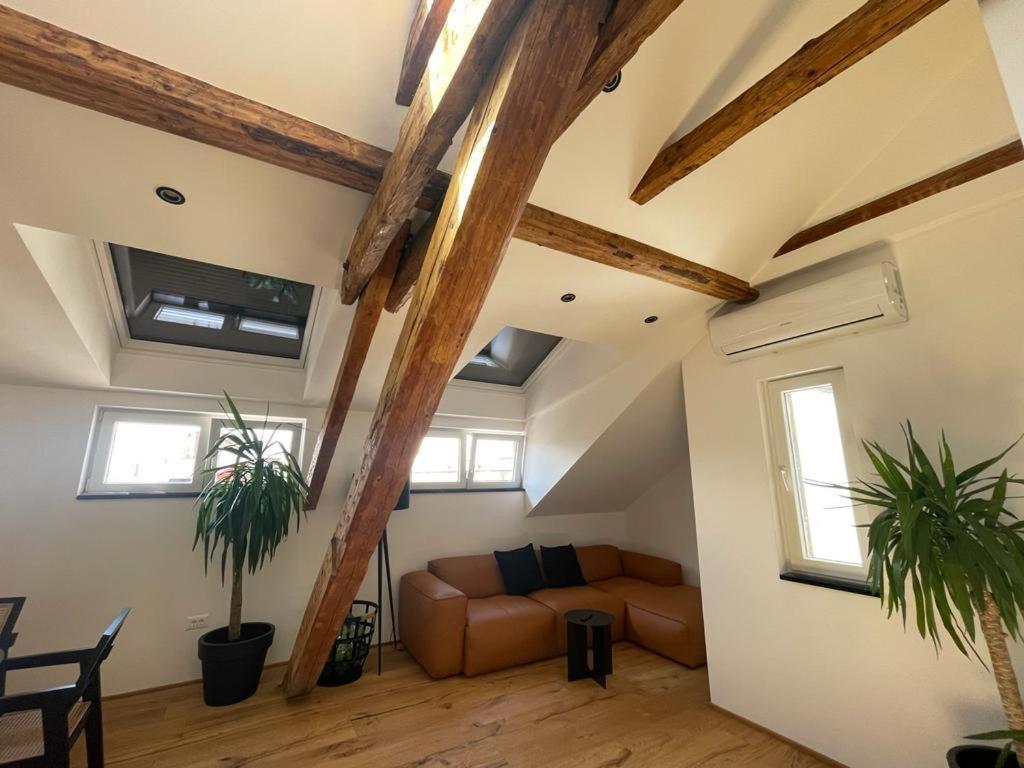 Split Rooftop Loft ภายนอก รูปภาพ